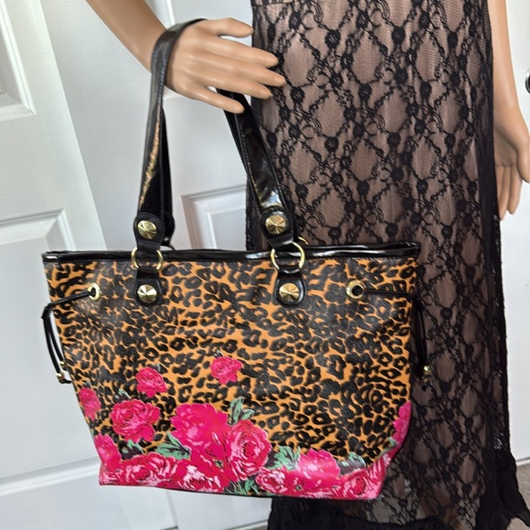 Betseyville Betsey 🐆🌺 Johnson black and pink floral leopard oversized tote purse - Picture 9 of 9